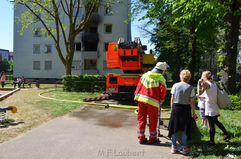 Feuer 2  Koeln Muelheim Clevischer Ring P073.JPG - Miklos Laubert